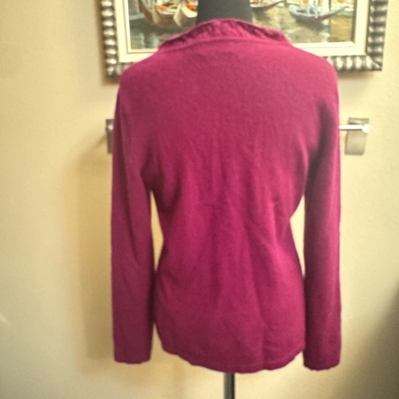 2 PLY CASHMERE WOOL CHARTER CLUB Ruffled V Neck Sweater Burgundy SZ MED Cozy EUC - Picture 7 of 12